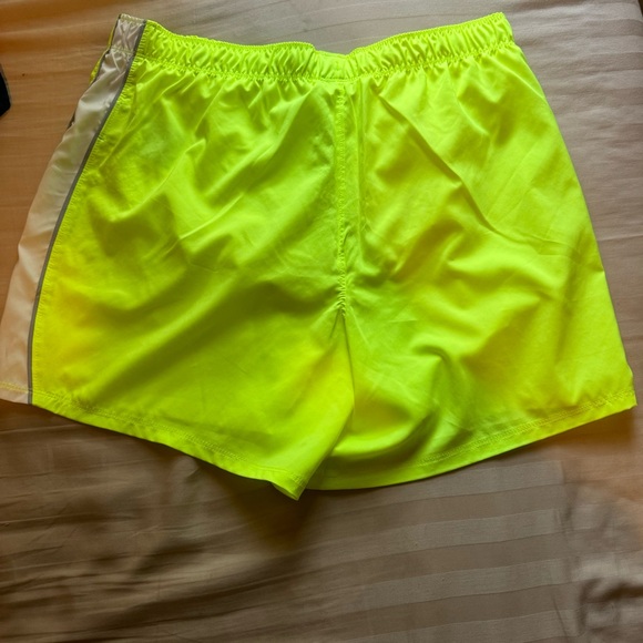 The North Face Women's Elevation Short; LED Yellow; Size L/Regular - Picture 3 of 4